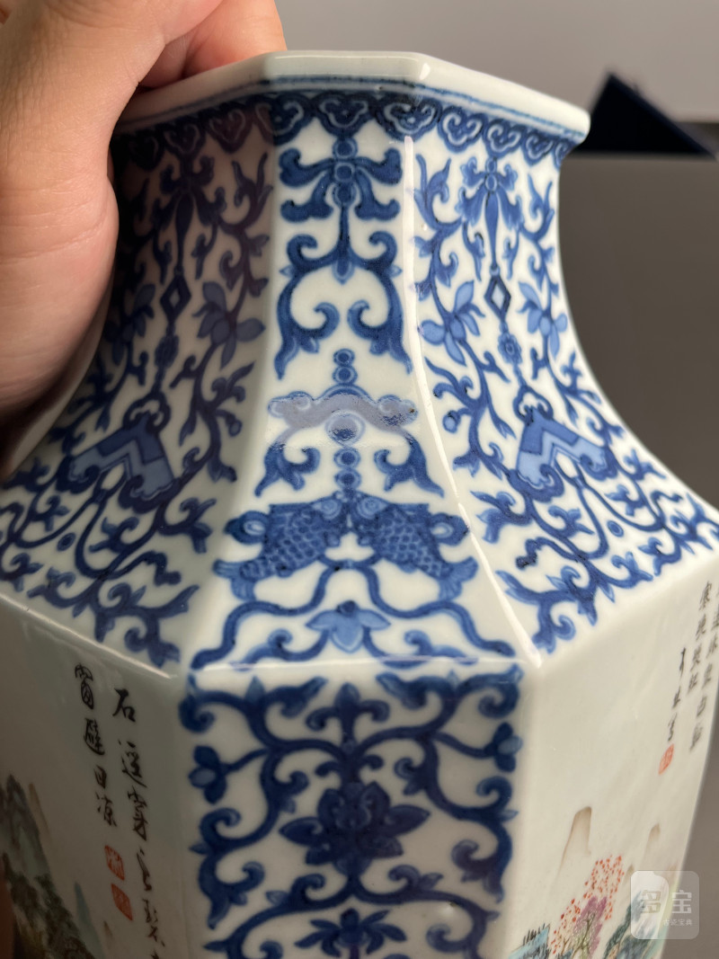 清乾隆  青花八吉祥开光洋彩“四时燕居”图诗文八方瓶 - 图22
